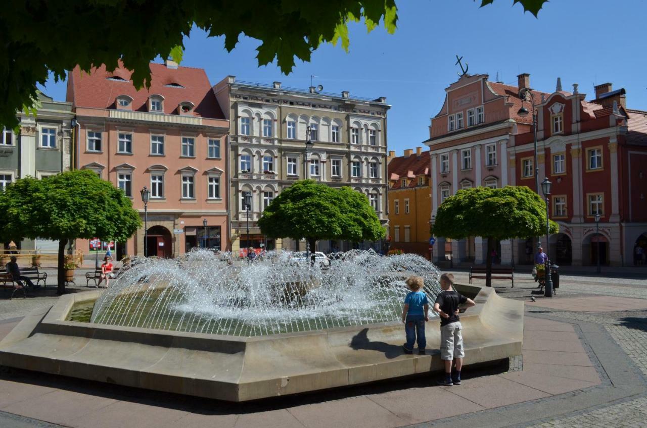 Art Mieszkanie Blisko Dworca Pkp Walbrzych Miasto Exteriör bild